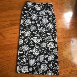 Talbots sz 6 Woman’s black and white maxi skirt